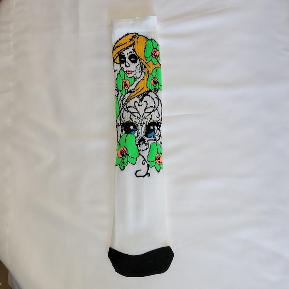 HALLOWEEN--DAY OF THE DEATH--NICE CREW SOCKS SET OF 3 PAIRS (NWOT) - Picture 4 of 4